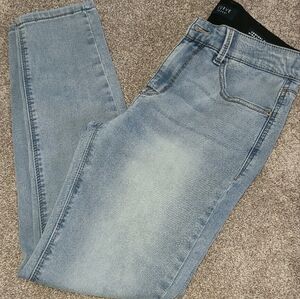 Curve Appeal Women's Skinny Jeans in Light Blue